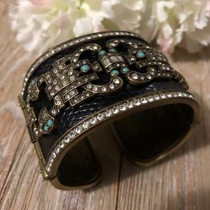 Beautifully crafted Heidi Daus cuff bracelet